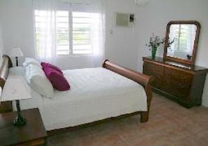 Middle bedroom